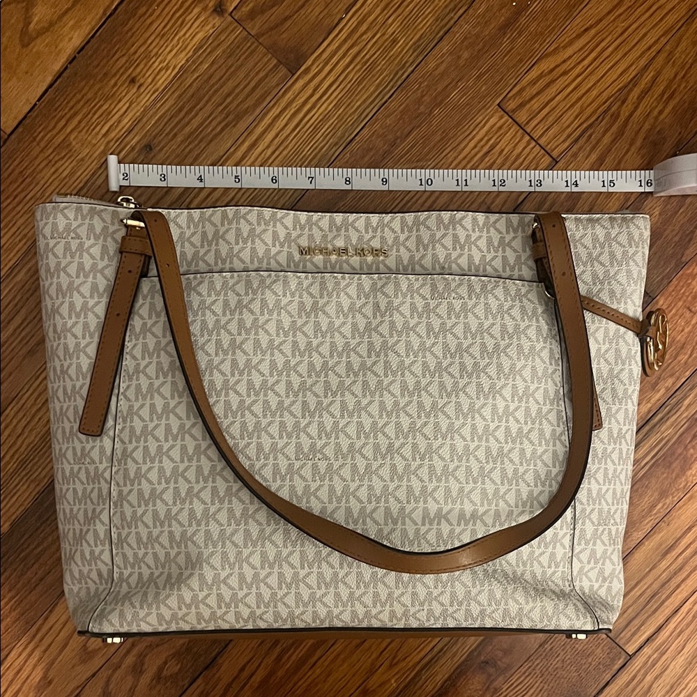 Michael Kors Tote Purse - Picture 2 of 10